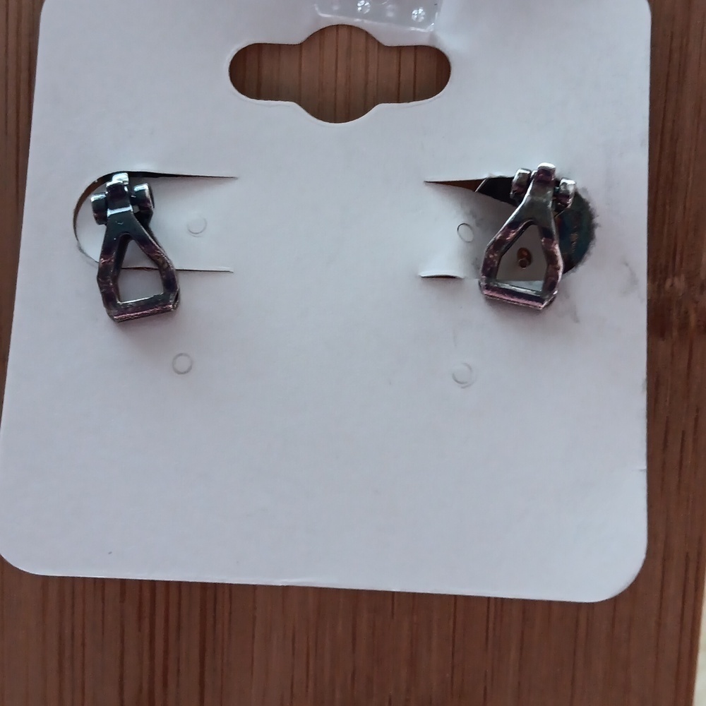 Spring Back Post Leaf Silver Earrings - image 7